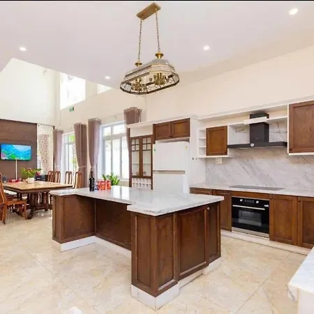 Lux Villa03